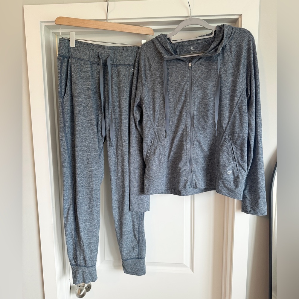 GapFit Jogger Set - Small & Medium